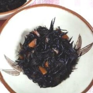 黒糖でコクあり芽ひじきの煮物